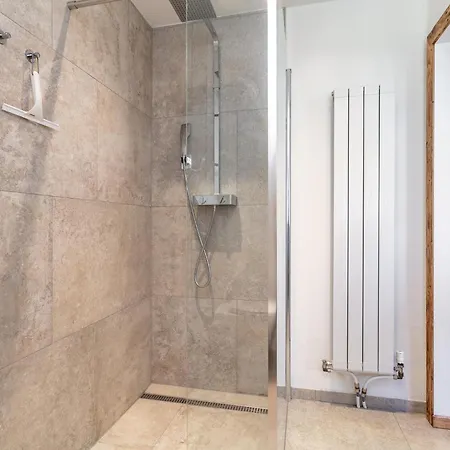 Kaiser 2 アパート ヴェステンドルフ